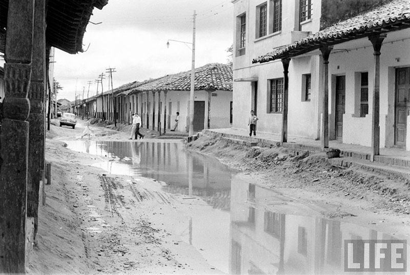         Vista de lejos de la calle Pari esquina Independencia – fotografía 2 de 6
