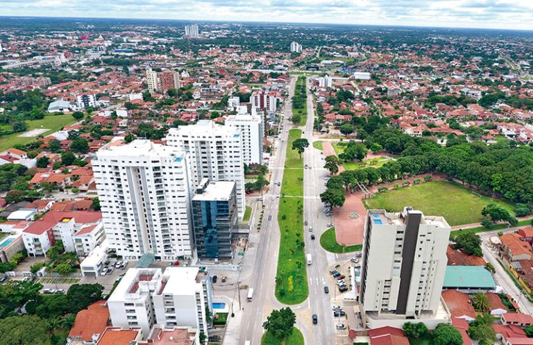         Vista aérea de la avenida Beni entre 4to y 5to anillo
