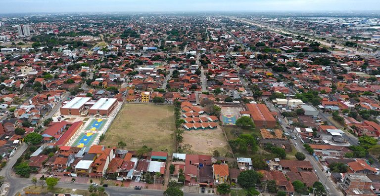         Vista aérea del Módulo Educativo 6 de Junio Bailón Mercado – Primaria
