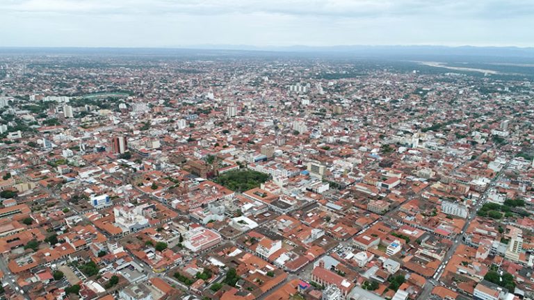         Vista aérea de la Plaza 24 de Septiembre desde el Parque El Arenal
