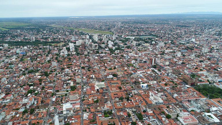         Vista aérea sureste de la ciudad desde el parque El Arenal
